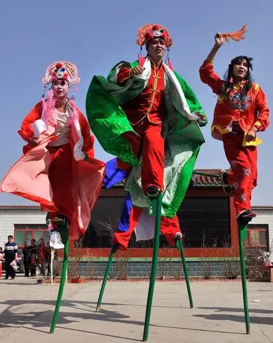 上一页 下一页 作品名称: 踩高跷  作品描述:   拍摄地点: 雄县梁神堂