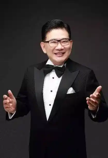 主持人,演员,写作者,国脸主持曹可凡,在不同领域中切换着身份_上海