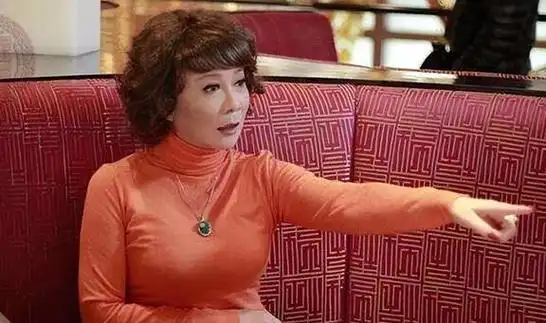 他竟然是蔡明儿子年近四十仍未婚是蔡明的骄傲更是最大心病