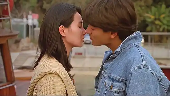 刘德华拍吻戏把张曼玉牙撞断,之后张曼玉一句话,刘德华更内疚了