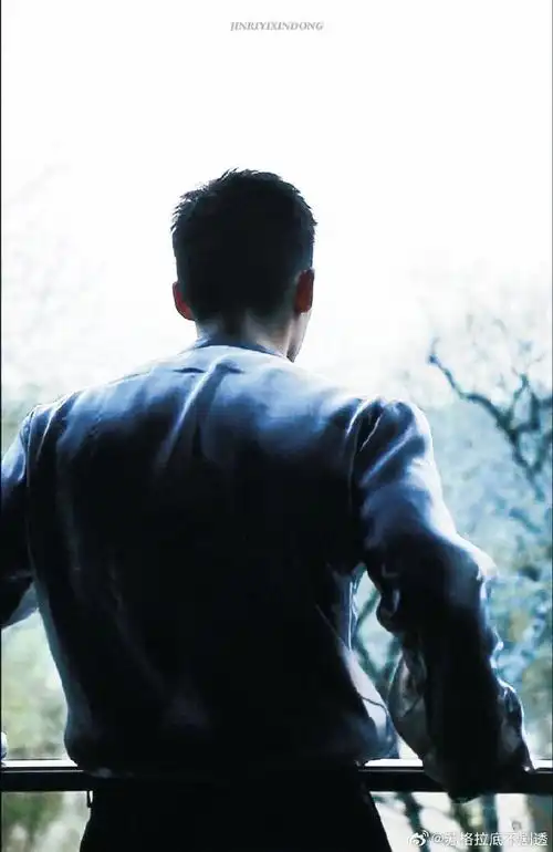 寸头转尾戒这是要把人魂勾走啊