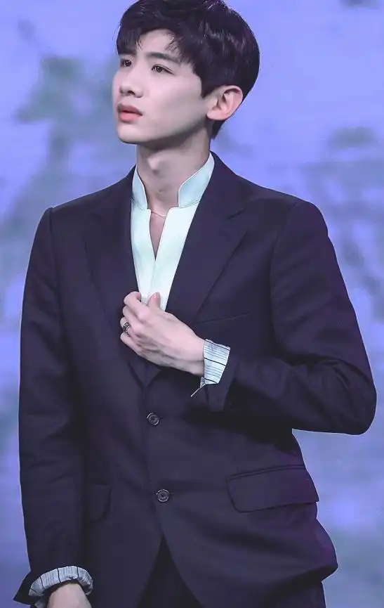 男星的"神仙手",宋亚轩,王一博养眼,被白敬亭惊艳到了!