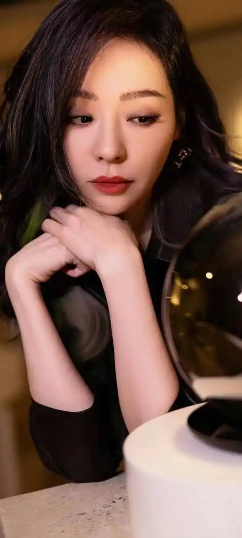 珍藏高清明星壁纸(81)张靓颖_燃烧_乐坛_内地