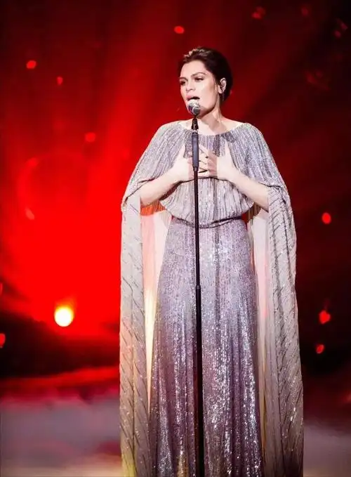 谭晶为什么退赛[谭晶为什么退出我是歌手知乎]