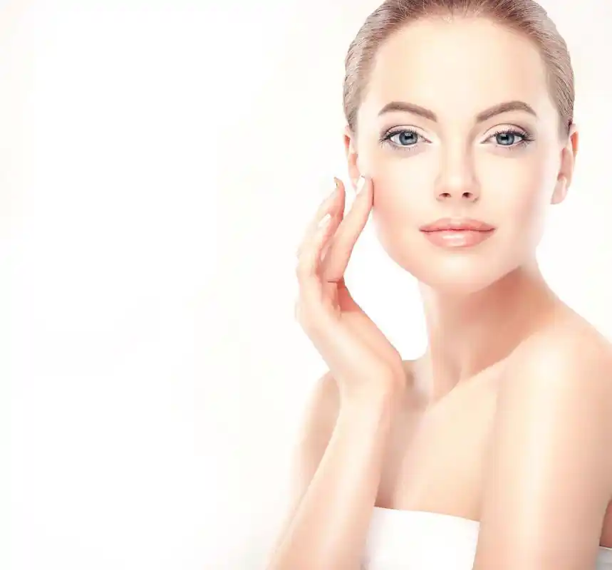 美容护肤的性感美女高清图片