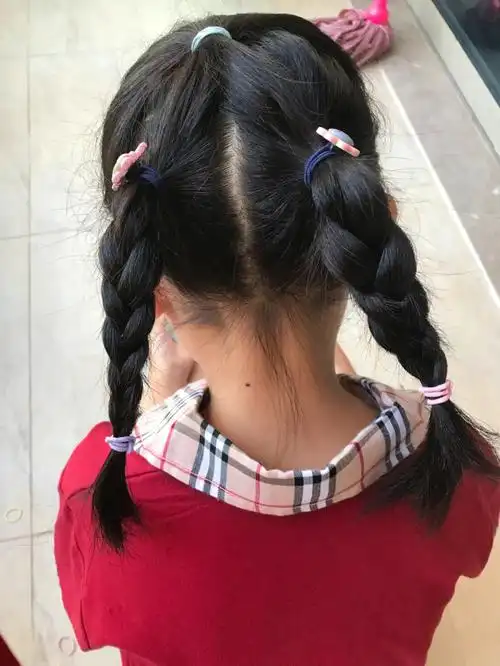 一年级妈妈手残扎头发