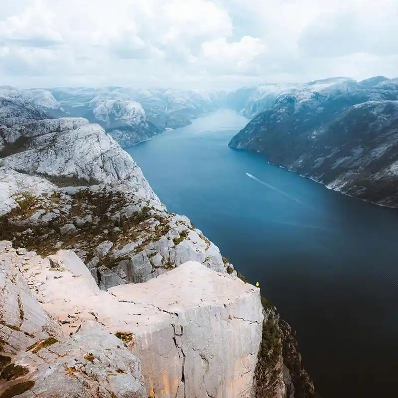 是挪威,是挪威的森林#旅行摄影# #旅行最美风景照#   (via.ins.