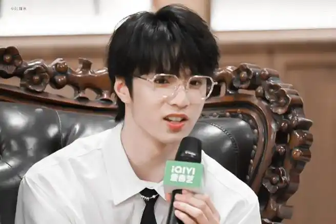 刘耀文好乖##刘耀文戴眼镜好帅