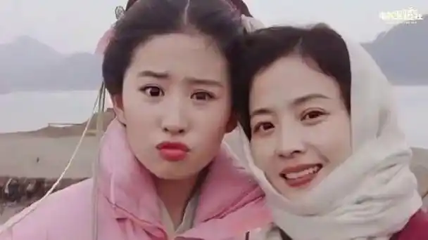 刘亦菲家人照片基因的稳定发挥看完刘亦菲的全家福