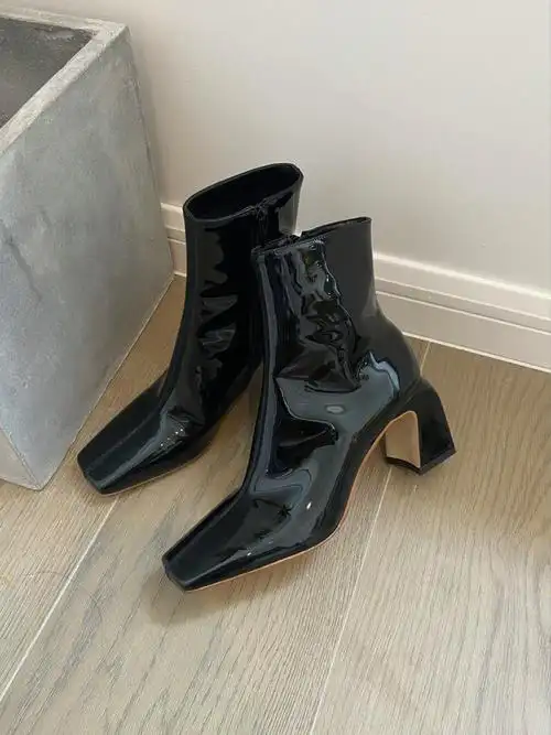 鞋控日常随手一拍就很好看的漆皮靴