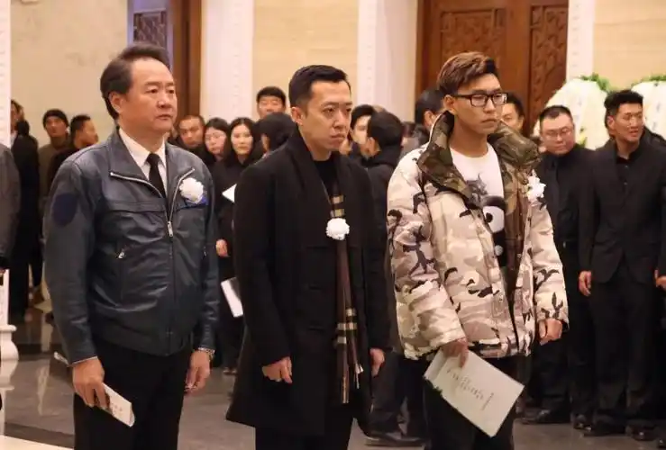 新闻速递送别常贵田用掌声为相声大叔送行