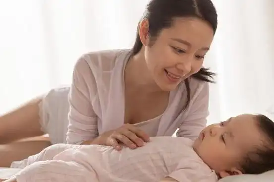 林依晨晒七个月女儿出牙照,宝宝出牙期的四个不适,父母要会护理