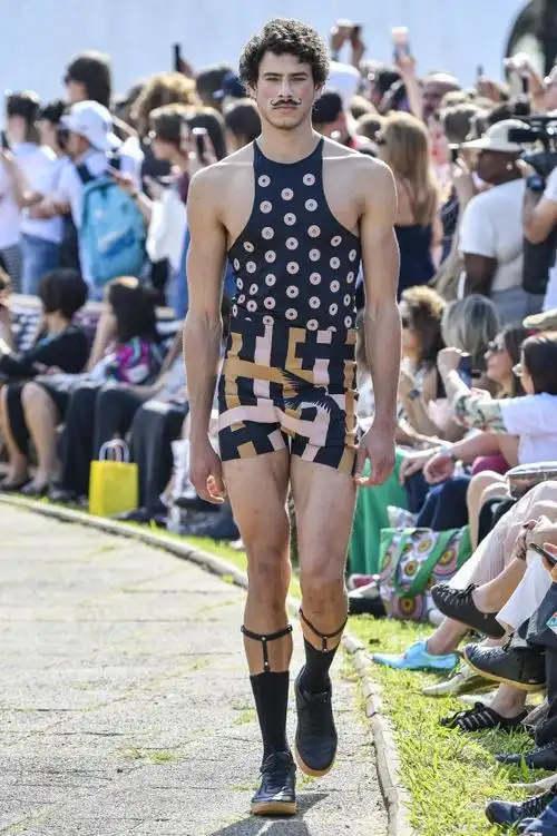 ronaldo fraga 2018春夏泳装发布秀 - s00o paulo spring 2018