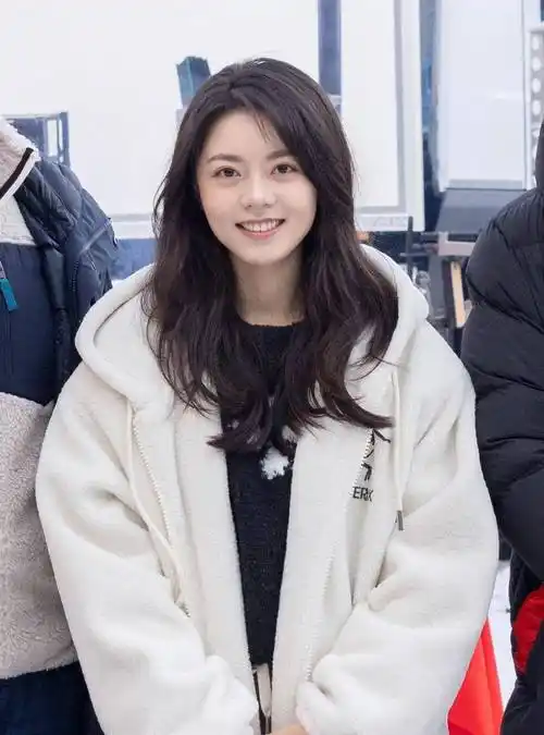 吴磊赵今麦《在暴雪时分》,芬兰开机又转战法国,剧组太豪横了_团队