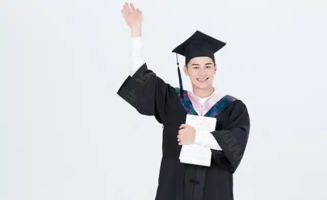 灰领学士服是什么学位