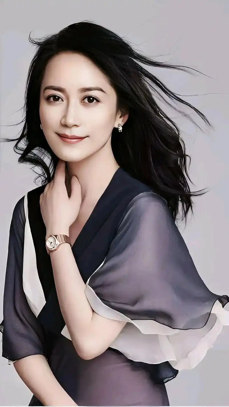 惊鸿仙子俞飞鸿优雅迷人,尽显成熟女性魅力