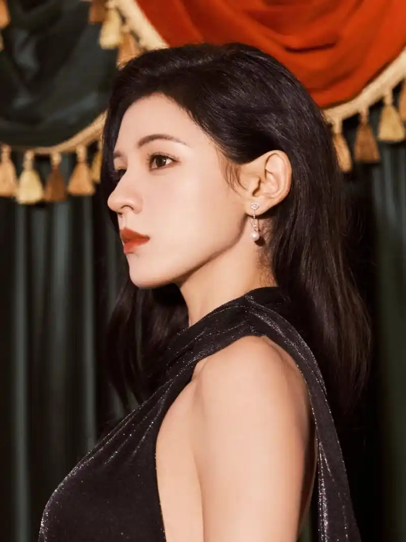 张予曦高清壁纸头像(五十六)[期待]