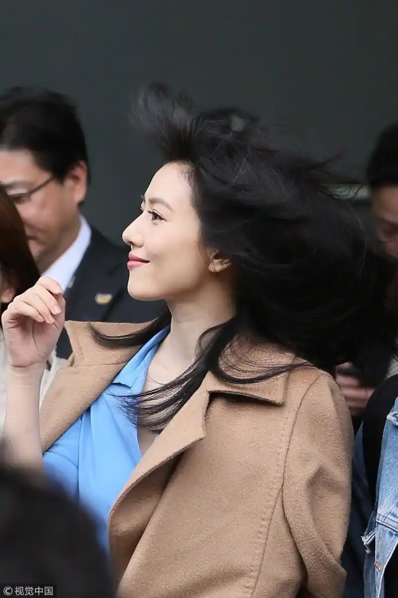 女星侧脸谁是你的最爱?佟丽娅温婉 热巴精致 唯独她最惊艳