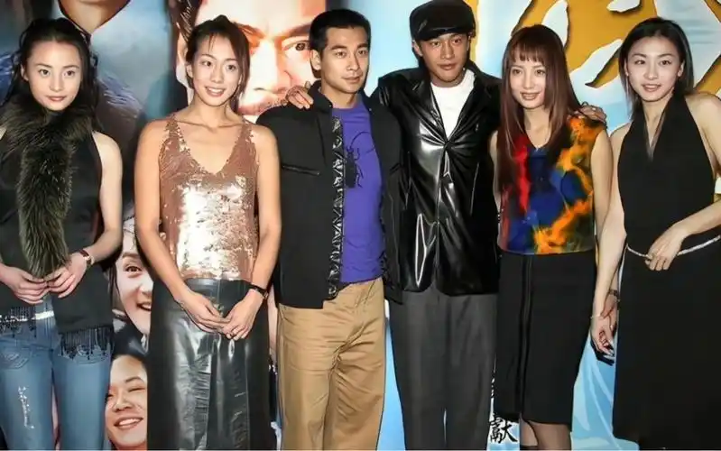 电视剧风云雄霸天下演员们的合影.