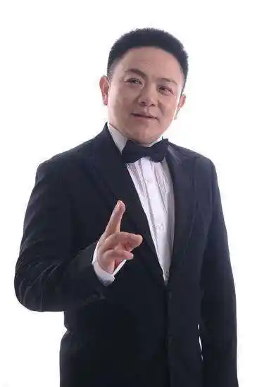 除此之外,舒悦非常幽默,凭自身魅力俘获了张宇峰的芳心.