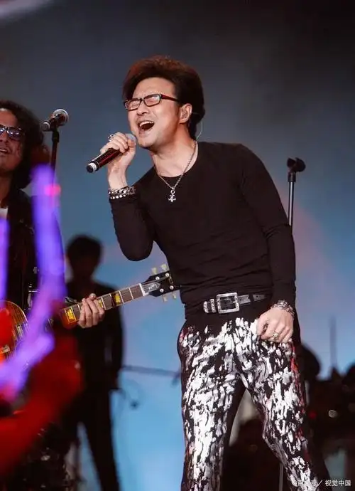 汪峰演唱会观众齐喊刀郎