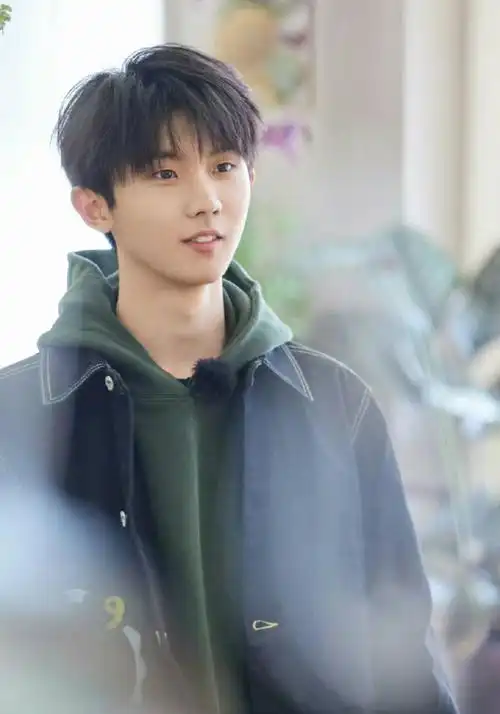 马嘉祺真的有颜粉吗,这也不算惊为天人的帅吧