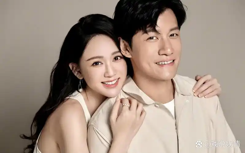 7月30日,陈乔恩罕见晒出一组与老公艾伦的合影,并且提前祝大家七夕