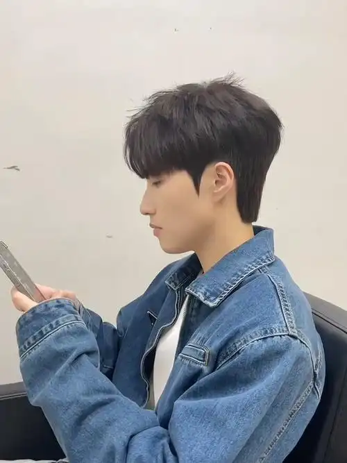 韩式发型男生微分