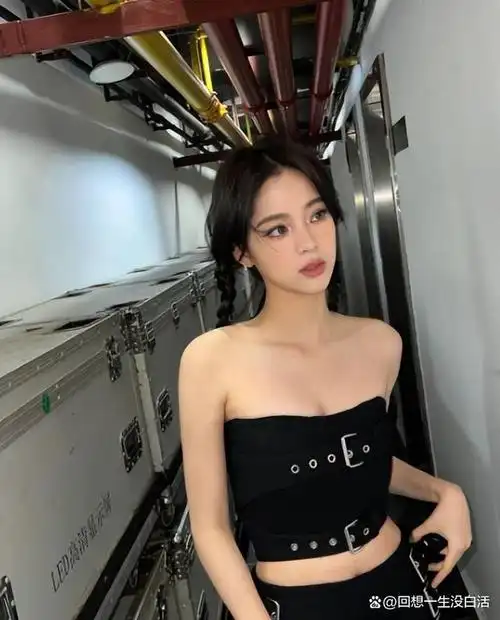 真实事件来龙去脉:欧阳娜娜是中国台湾的女大提琴演奏者,影视演员和