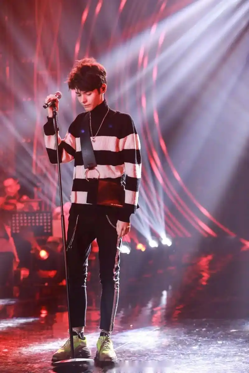 《我是歌手》2019第3期踢馆赛歌单——吴青峰-《起风了》,逃跑计划