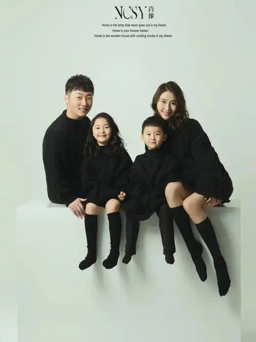 一家四口全家福弄潮摄影