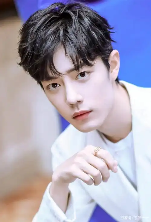 肖战最帅西装照,优雅绅士帅气有型,拿去做壁纸吧