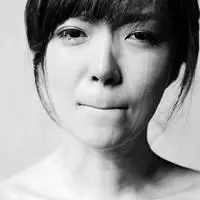 女生哭泣的头像伤感的笑着哭的qq头像图片大全