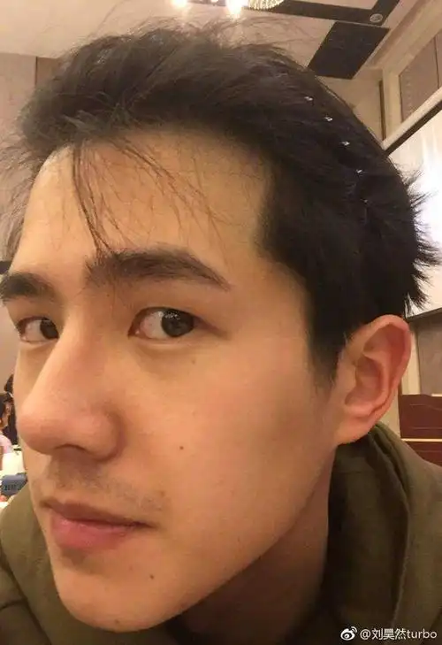 如何客观评价刘昊然的长相?