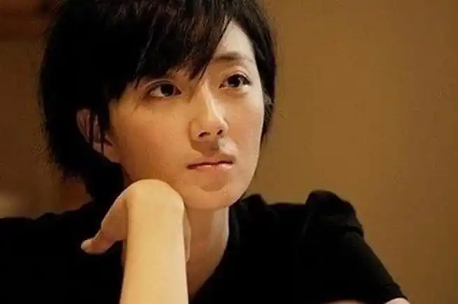 桂纶镁结婚了吗与男友戴立忍相爱多年却未生子