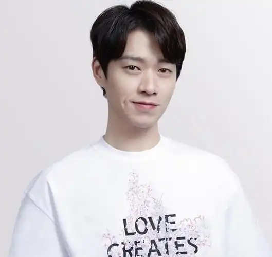 "恋姐专业户"魏大勋的激荡情史,以及他背后不得不说的3个女人