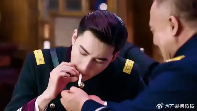 吴磊抽烟镜头#吴磊,王鹤棣,王一博,陈飞宇,王俊凯 易烊千玺,刘昊然