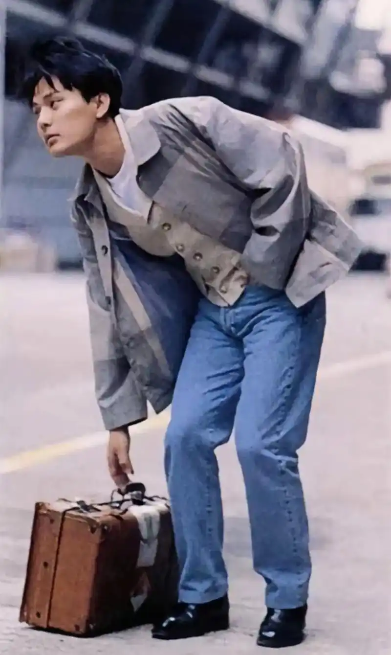 张信哲～小哲 甜哲 92哲他的小时候07.喜欢偶像 偶像带光 - 抖音