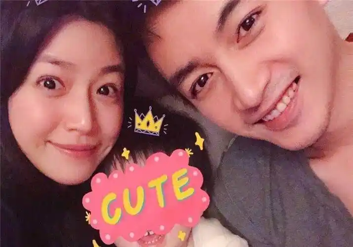 陈晓却一直在工作,前几天还喝王一博等明星一起拍摄了新的电视剧,不