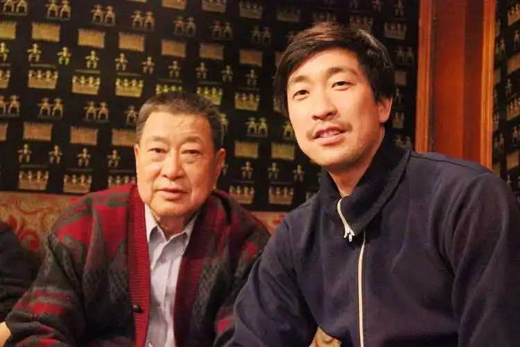 《八佰》王千源:从烧烤店小哥到著名影帝,辉煌背后都是泪