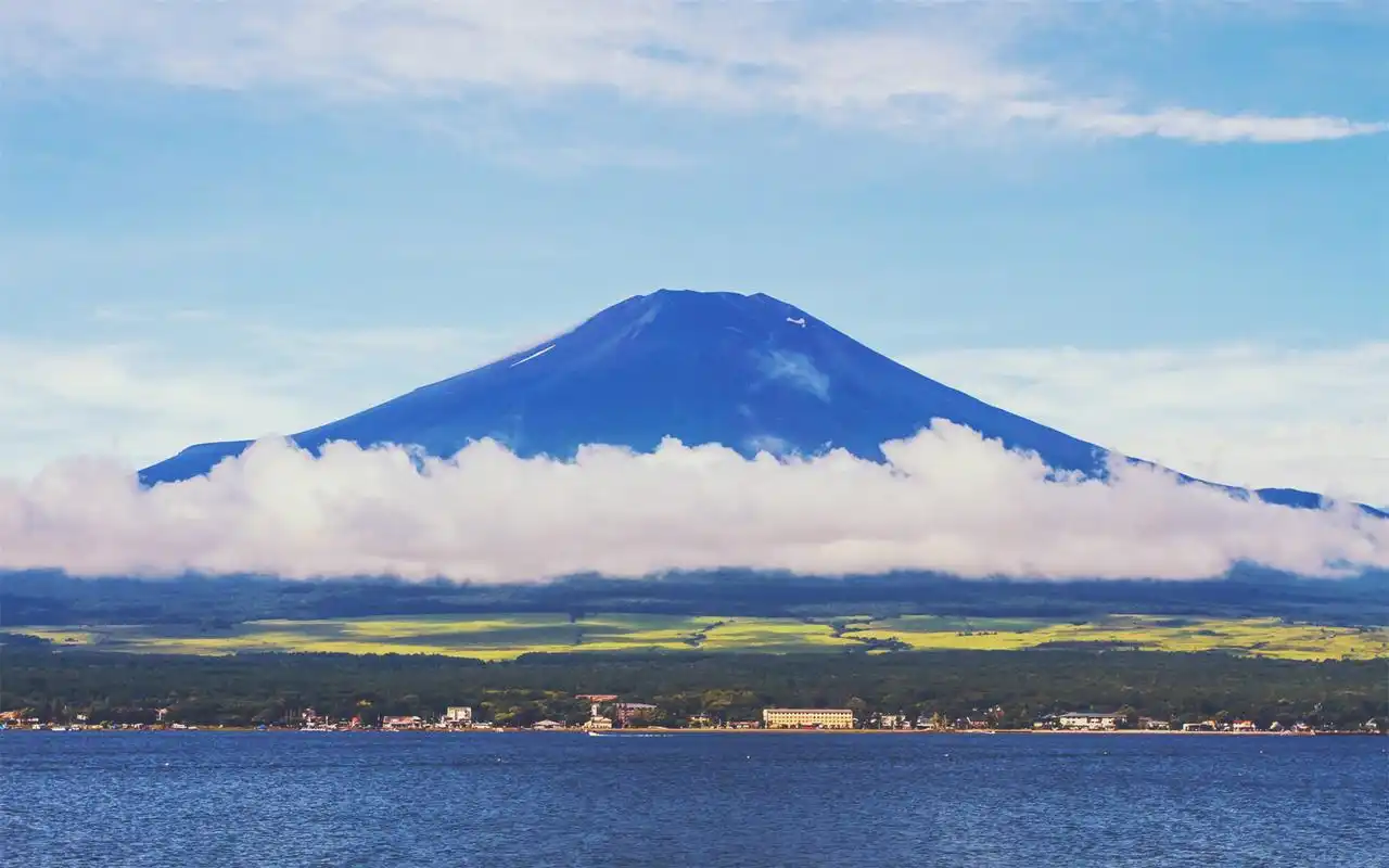 清新富士山风景win7高清电脑桌面主题壁纸