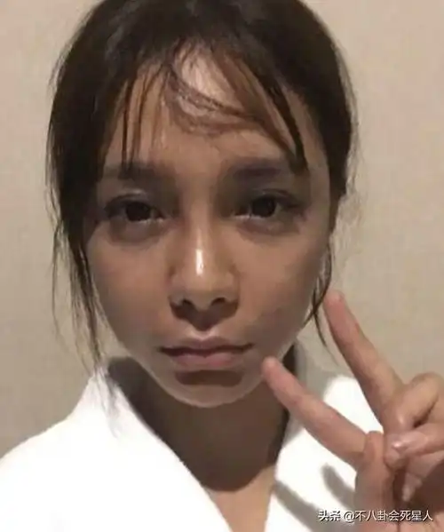 女明星素颜照(31位女星素颜名场面浮肿油腻憔悴老态) - 龙腾网