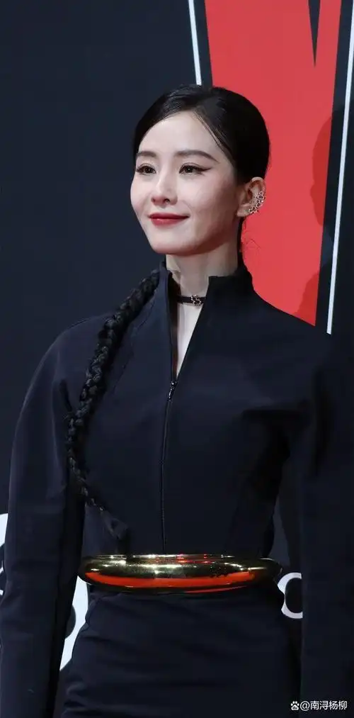 上海这一夜,女明星的真实颜值,让人看见了岁月的无情