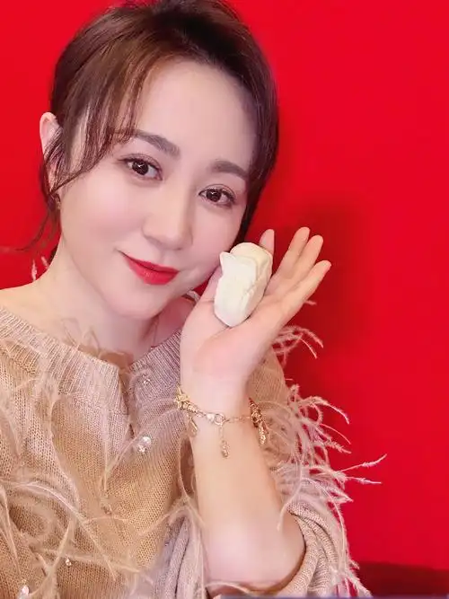 马丽:喜庆头像送祝福