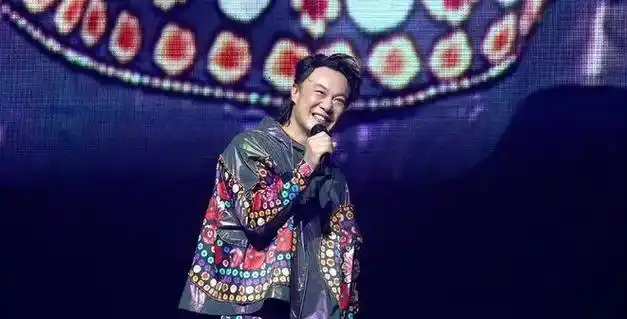 演唱会互动大不同:陈奕迅怼粉丝引争议,杨千嬅全场大合唱粤语歌