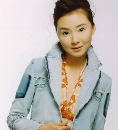 央视主持人钱琳琳一婚嫁棋坛王子二婚嫁张译被宠成宝