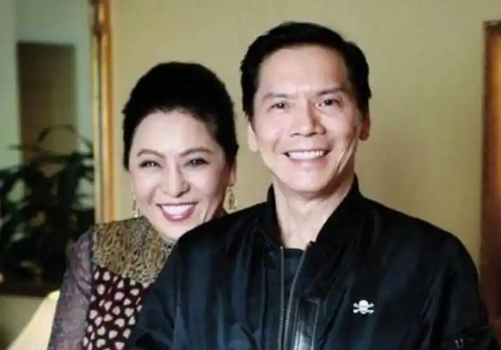 原创看完向华强年轻时的照片总算明白为啥成龙怕他关之琳爱他了