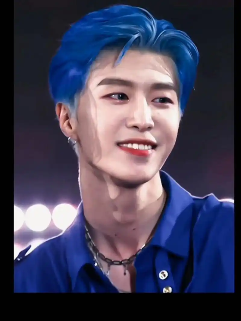 范丞丞蓝发 蓝发yyds