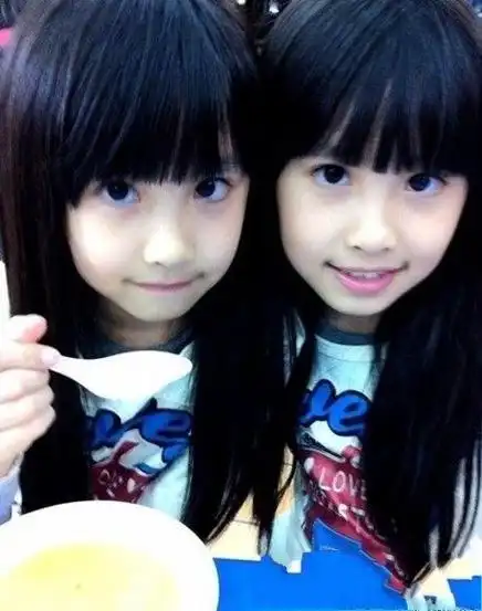 这对双胞胎越长越美,这让怪蜀黍情何以堪!