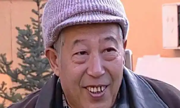 文兴宇:一生烟不离手,7字遗言震撼人心,遗孀深情难舍